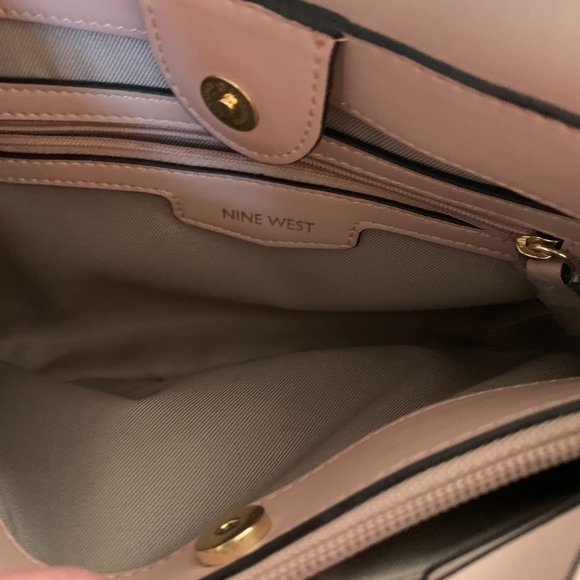 Nine West Cross Body Purse! - Picture 3 of 5
